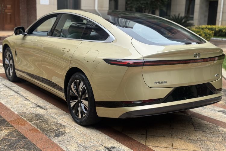 长安启源A07 2023款 增程 200 Max车身外观6006