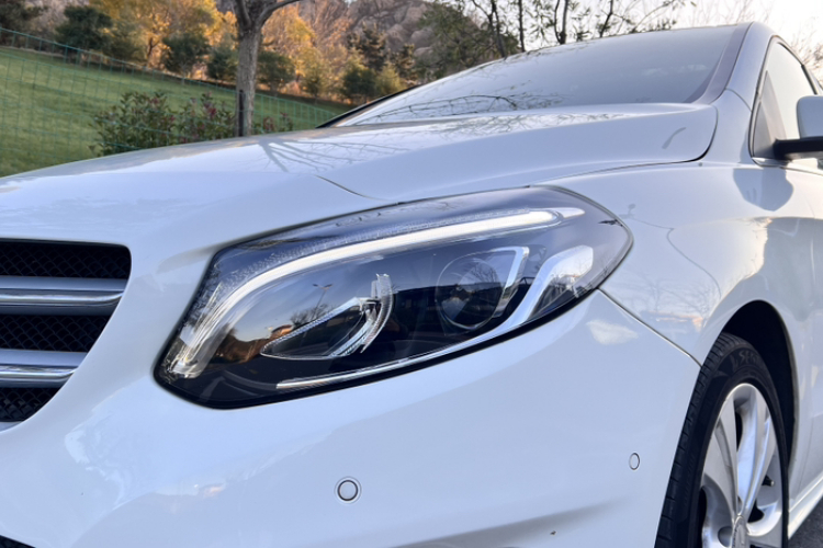 奔驰B级 2015款 B 200 时尚型局部细节36