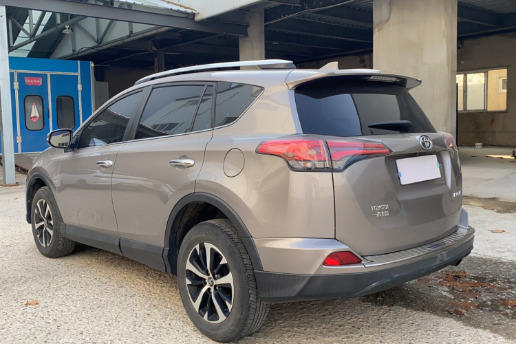 丰田 RAV4荣放 2019款 2.0L CVT两驱舒适版 国VI车身外观6006