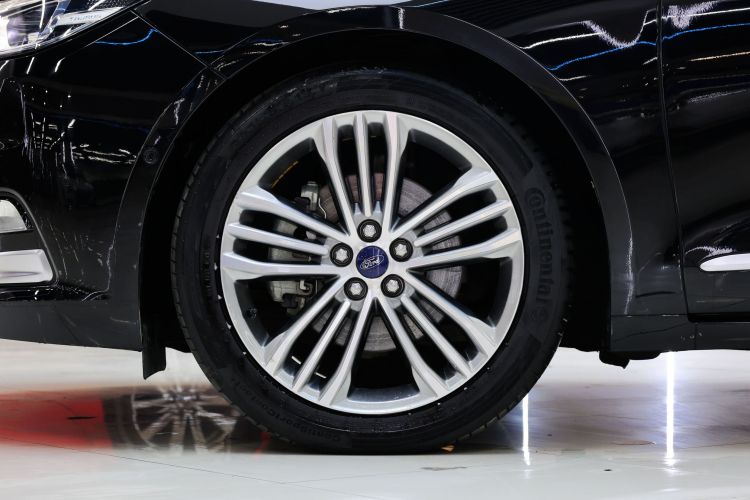 福特 金牛座 2019款 EcoBoost 245 Vignale臻享版车身外观6012