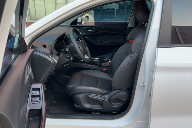 名爵 MG5 2022款 180DVVT CVT青春豪华版局部细节19