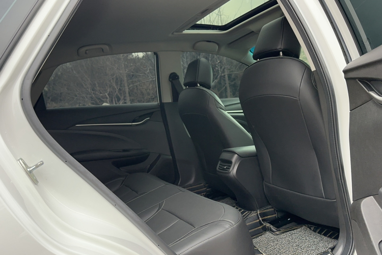 别克 英朗 2021款 改款 典范 1.5L 自动精英型中控内饰7004