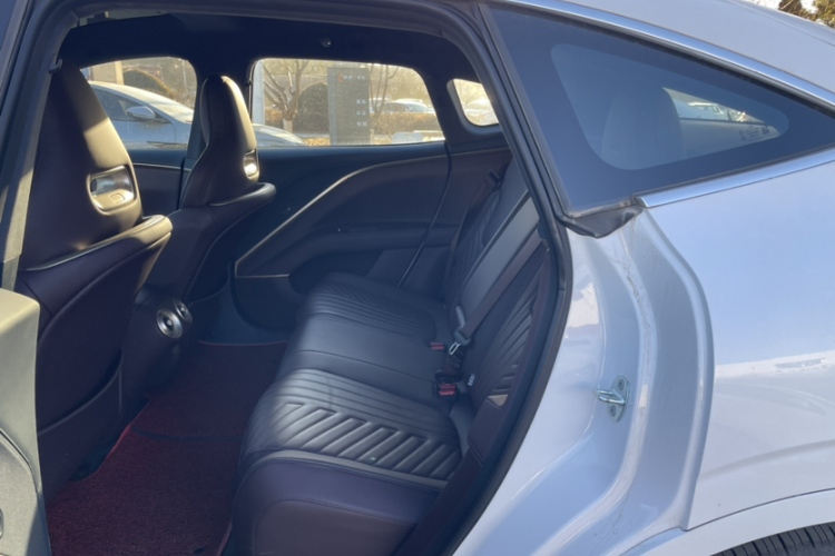 阿维塔11 2023款 鸿蒙版 智享升级款 90度 后驱版中控内饰7005