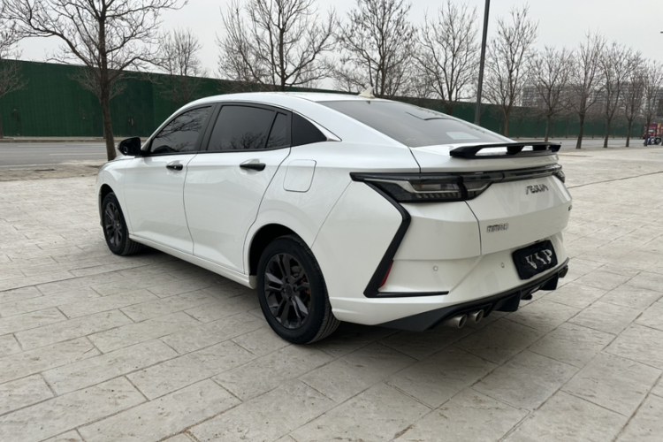 东风风神 奕炫 2023款 马赫版 1.5L 自动追影版车身外观6003