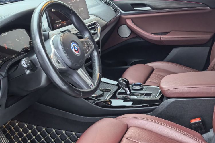 宝马X3 2022款 改款二 xDrive30i 领先型 M曜夜套装车身外观6004