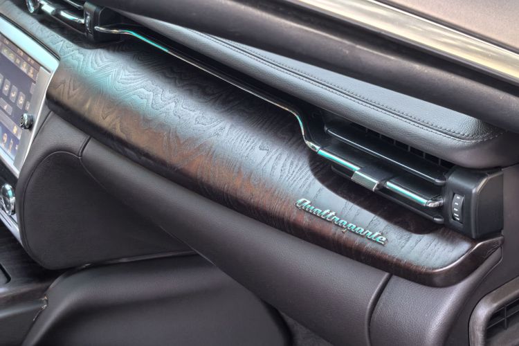 玛莎拉蒂 总裁 2013款 3.0T 标准型中控内饰7004