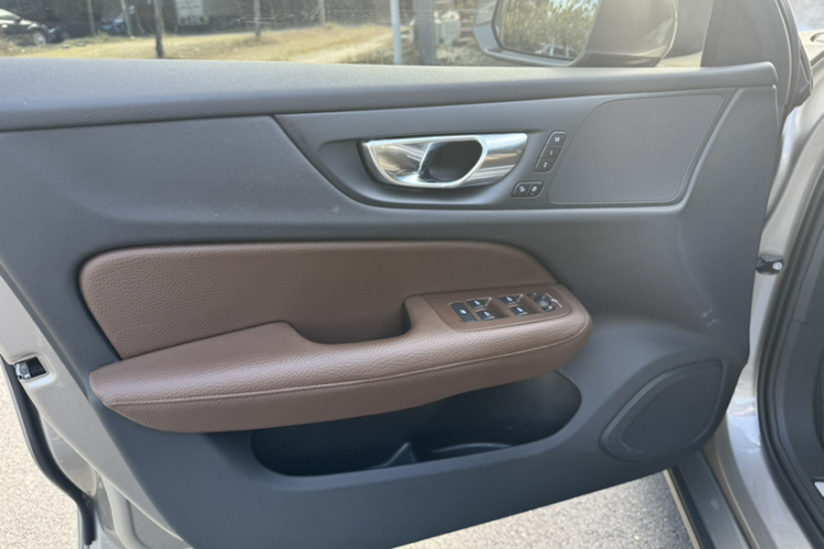 沃尔沃S60 2020款 T4 智逸豪华版中控内饰7001