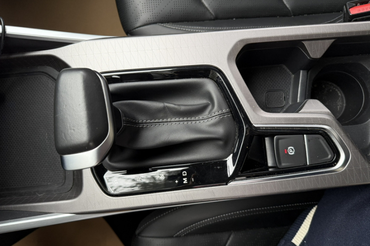 吉利汽车 帝豪 2022款 第4代 1.5L CVT精英型中控内饰7001