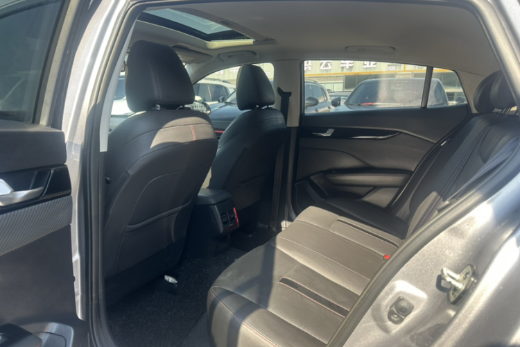 东风风神 奕炫 2021款 230T 自动追梦版中控内饰7004