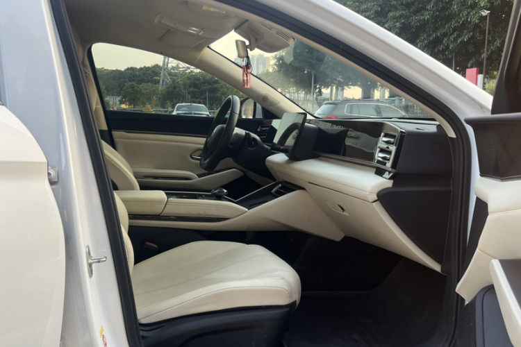 比亚迪 秦L 2024款 DM-i 80KM领先型局部细节41