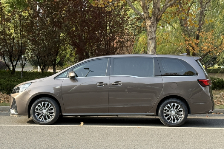 别克GL8 2023款 陆上公务舱 智享型车身外观6002