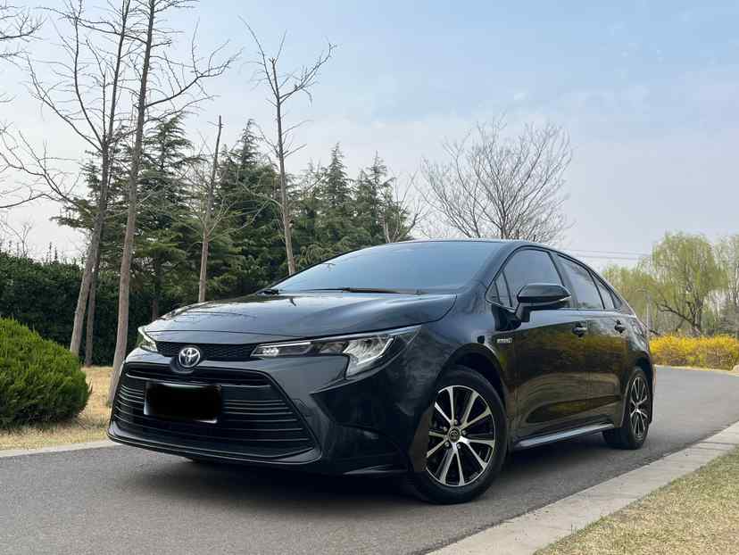 丰田 雷凌 2023款 智能电混双擎 1.8L 领先版(2)