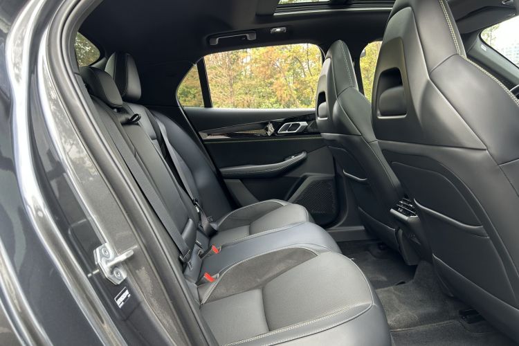 领克03 2025款 1.5TD DCT冠军版Pro中控内饰7011