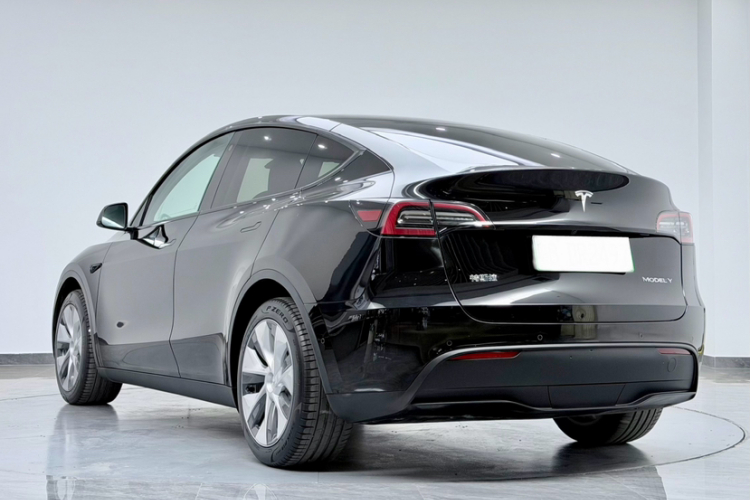 特斯拉 Model Y 2022款 后轮驱动版车身外观6002