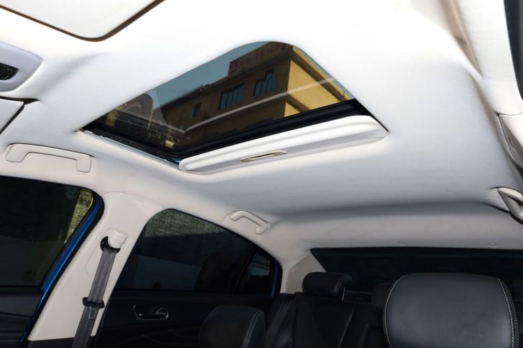 奇瑞 艾瑞泽GX 2019款 Pro 1.5T CVT睿色版 国VI中控内饰7008