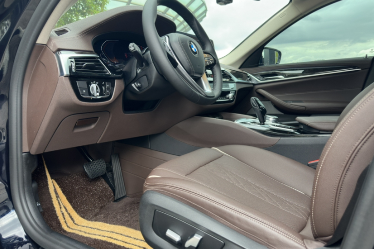 宝马5系 2022款 525Li 豪华套装中控内饰7007