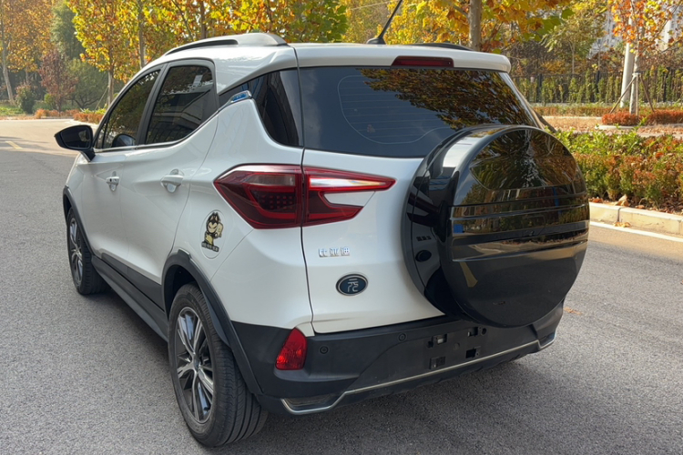 比亚迪 元新能源 2018款 EV360 智联创酷型车身外观6004