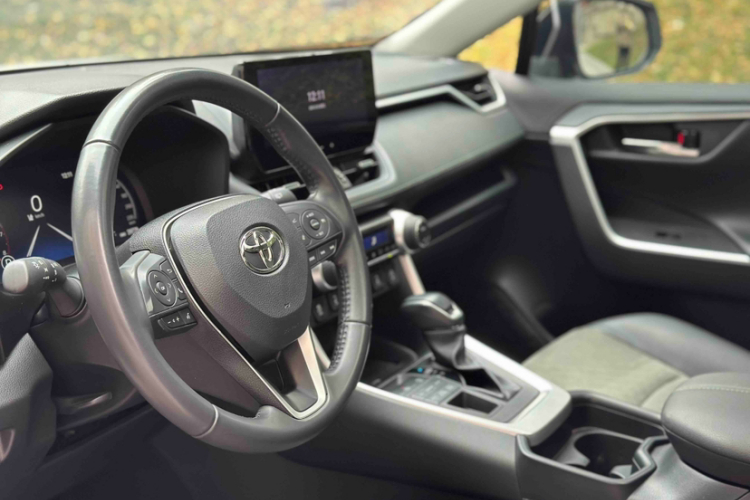 丰田 RAV4荣放 2023款 2.0L CVT四驱探险Plus版中控内饰7005