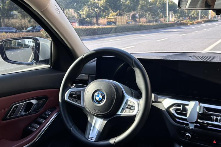 宝马i3 2023款 eDrive 40 L 曜夜套装中控内饰7005