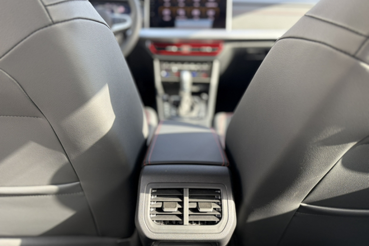 大众 朗逸 2024款 300TSI DSG星空领先版中控内饰7010