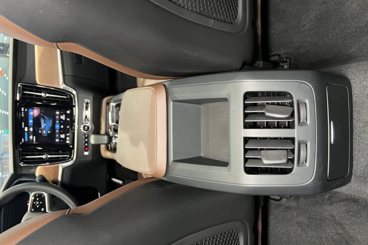 沃尔沃S90 2025款 B5 智逸豪华版中控内饰7007