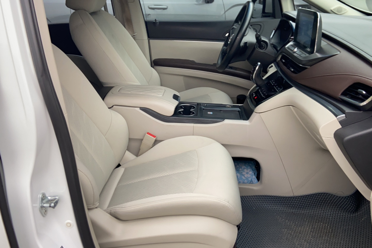 别克GL8 2021款 陆上公务舱 652T 舒适型局部细节41