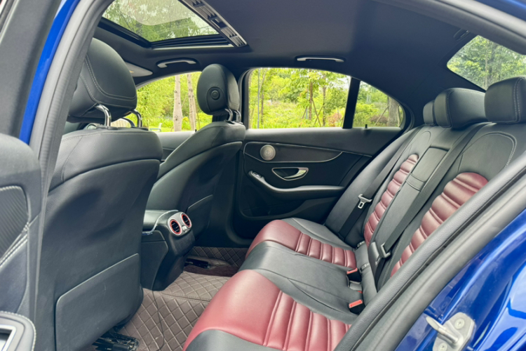 奔驰C级 2018款 C 200 运动版中控内饰7008