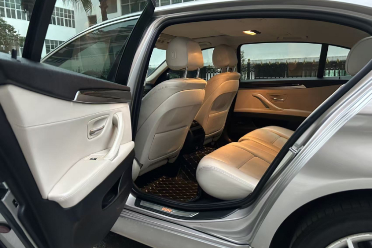 宝马5系 2014款 525Li 豪华设计套装中控内饰7004