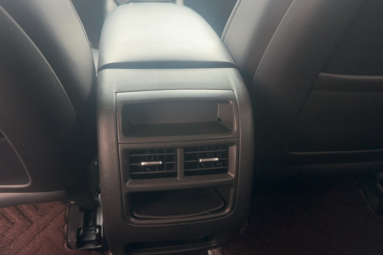 凯迪拉克XT5 2018款 25T 豪华型中控内饰7004