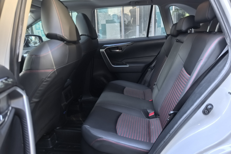 丰田 RAV4荣放双擎E+ 2021款 2.5L 两驱精英Pro中控内饰7014