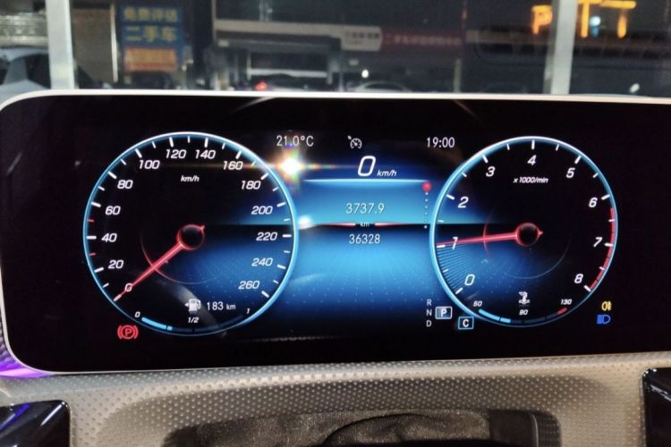 奔驰A级 2020款 改款 A 200 L 运动轿车时尚型中控内饰15