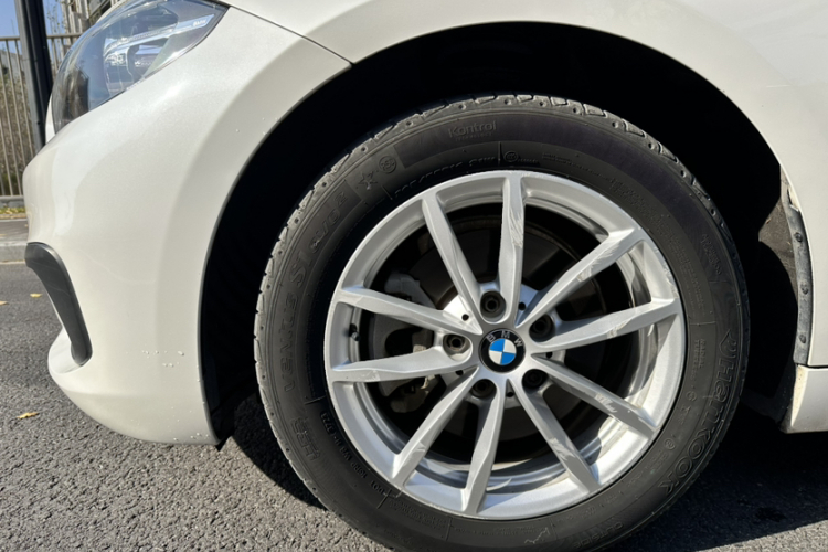 宝马1系 2017款 118i 时尚型车身外观6003