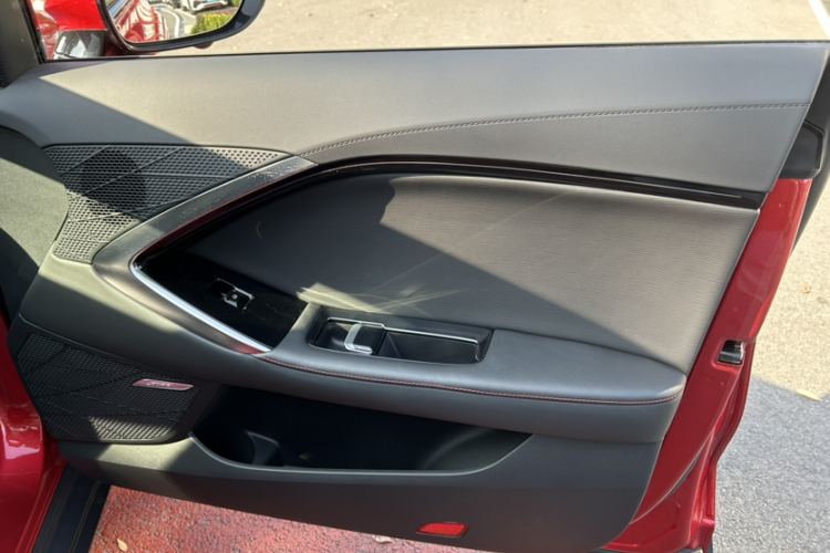 名爵 MG7 2023款 2.0T 自动Trophy+激擎耀世版中控内饰7011