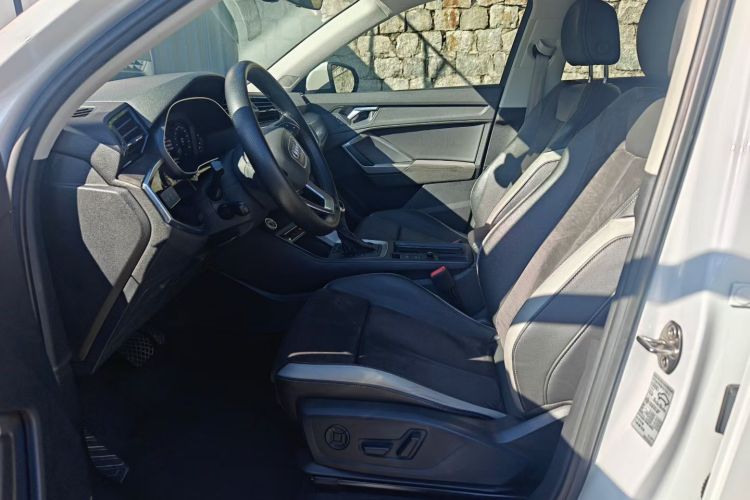 奥迪Q3 2019款 35 TFSI 进取动感型中控内饰7006