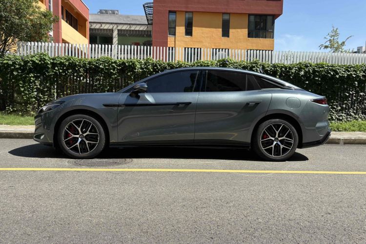 比亚迪 汉L 2025款 DM-p 四驱激光雷达旗舰型车身外观6008