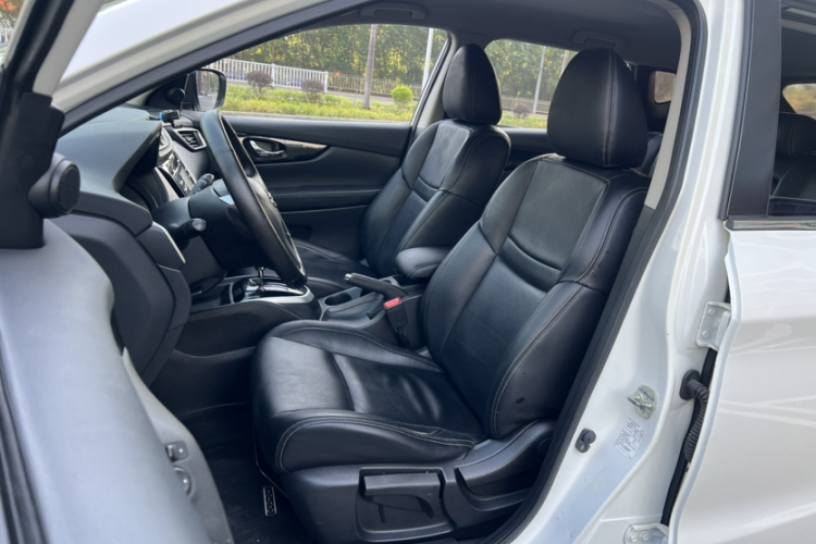 日产 逍客 2016款 2.0L CVT精英版局部细节19