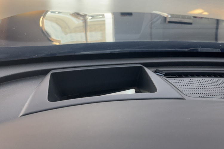 红旗HS5 2022款 改款 2.0T 智联旗享版中控内饰7008