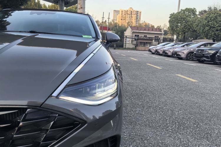 现代 索纳塔 2020款 270TGDi DCT GLS精英版局部细节36