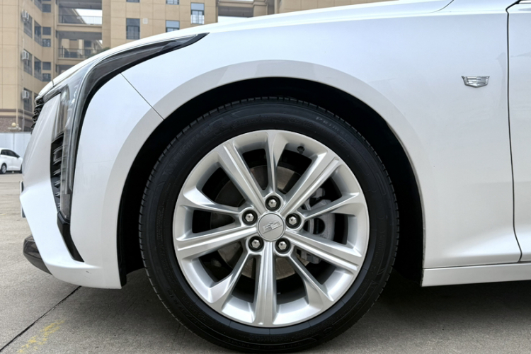 凯迪拉克CT5 2024款 28T 豪华型Pro车身外观6011