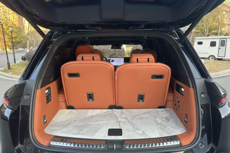 理想汽车 理想L8 2025款 Max 智能焕新版中控内饰7005