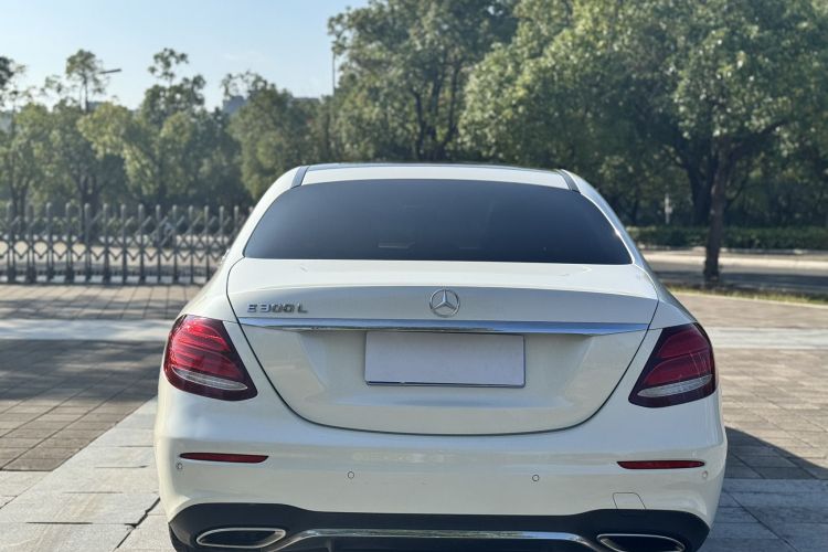 奔驰E级 2018款 改款 E 300 L 运动时尚型车身外观6005