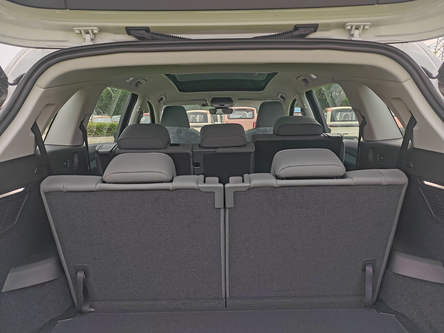 奥迪Q5 e-tron 2023款 40 e-tron 星耀型 锦衣套装