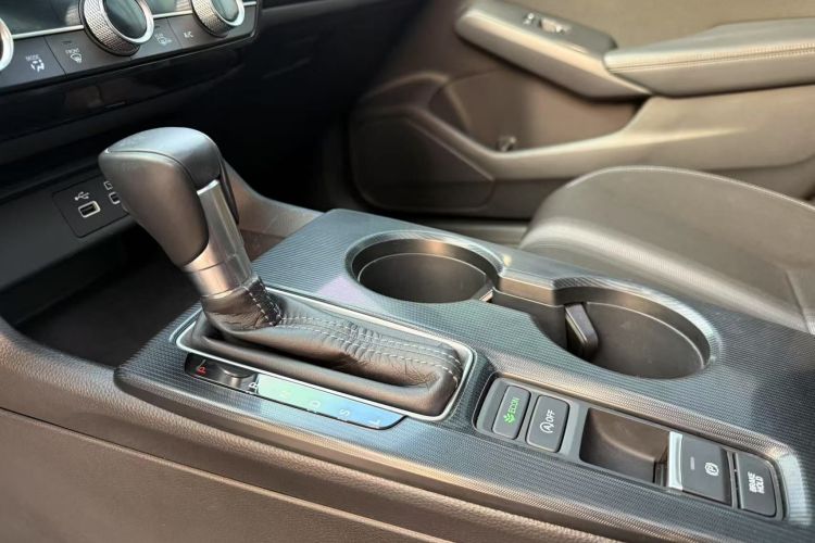 本田 思域 2022款 240TURBO CVT燃动版局部细节18