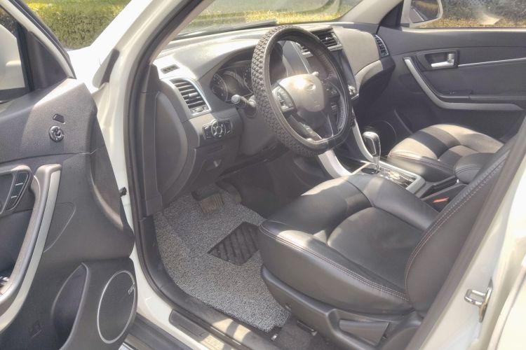 陆风X5 2016款 Plus 1.5T CVT创享版中控内饰7004