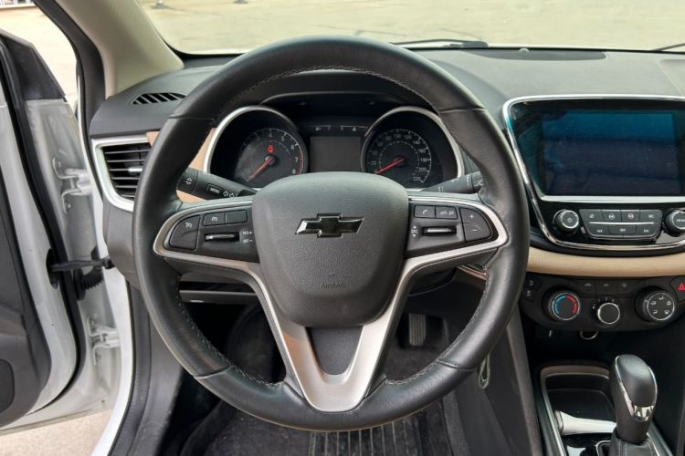 雪佛兰 科鲁泽 2022款 320 自动悦享天窗版中控内饰7009