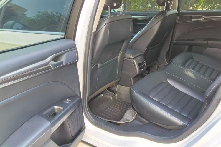 福特 蒙迪欧 2020款 EcoBoost 200 时尚型中控内饰7003