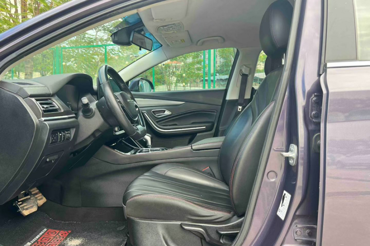 北京汽车 北京U7 2019款 1.5T CVT精英版 国VI中控内饰7002