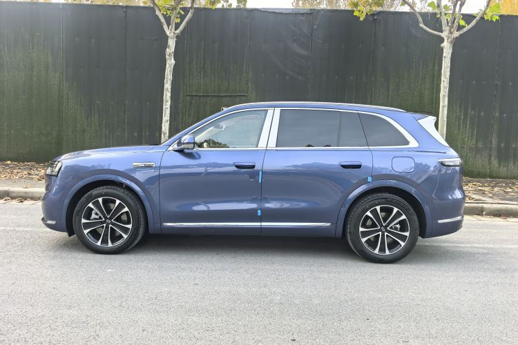 鸿蒙智行 问界M7 2026款 增程 Max四驱版 5座车身外观6007