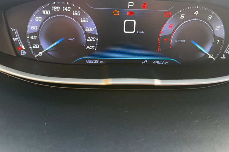 标致5008 2017款 350THP 7座精英版中控内饰15