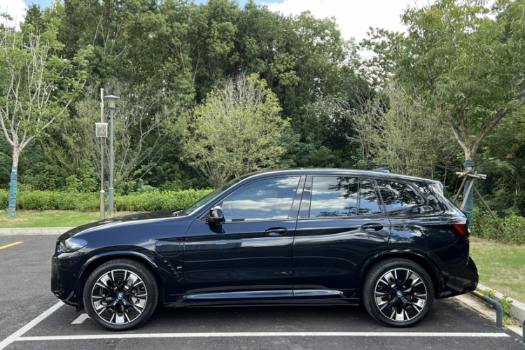 宝马iX3 2023款 创领型车身外观6006